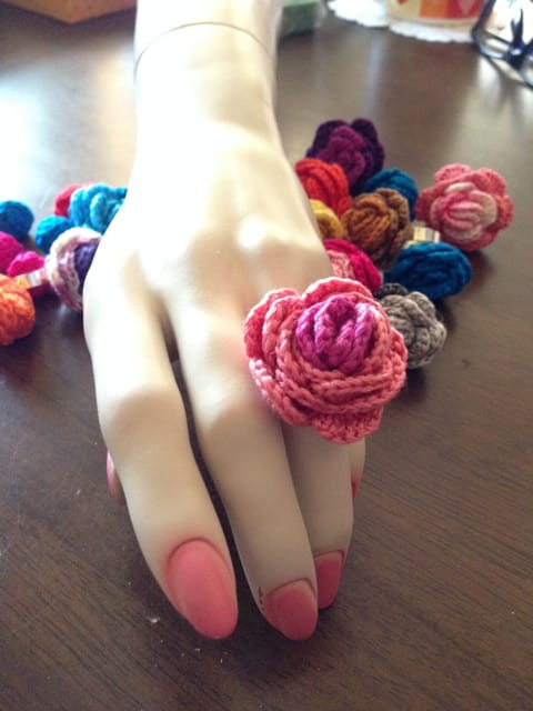 Mild Rose Crochet Finger Ring