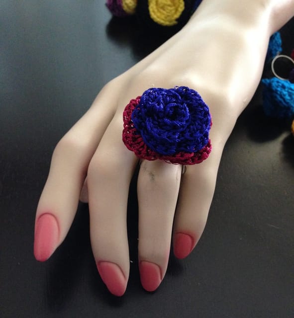 Glitter Crochet Finger Ring