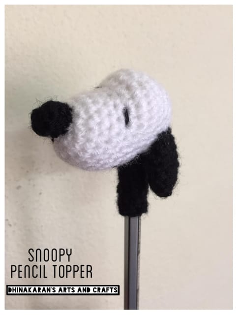 Snoopy Crochet Pencil Topper