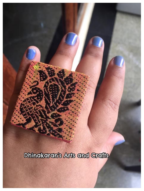 Peacock Fingerring