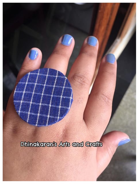 Cool Checks Fingerring