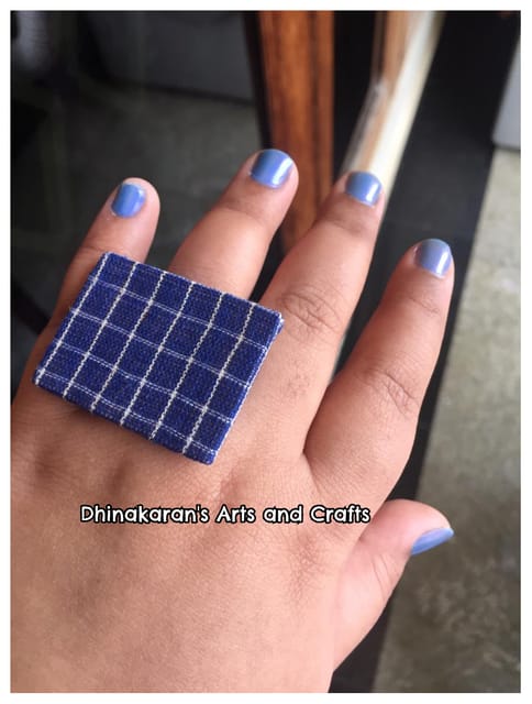 Dark Blue Checks Fingerring