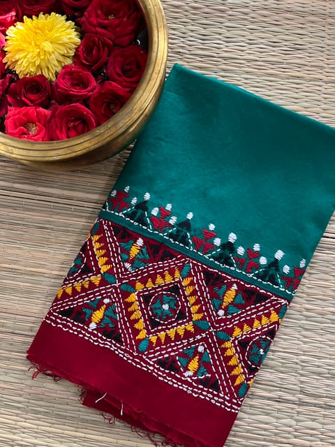 DKABP69 Dual Color Kanthawork Blouse Piece